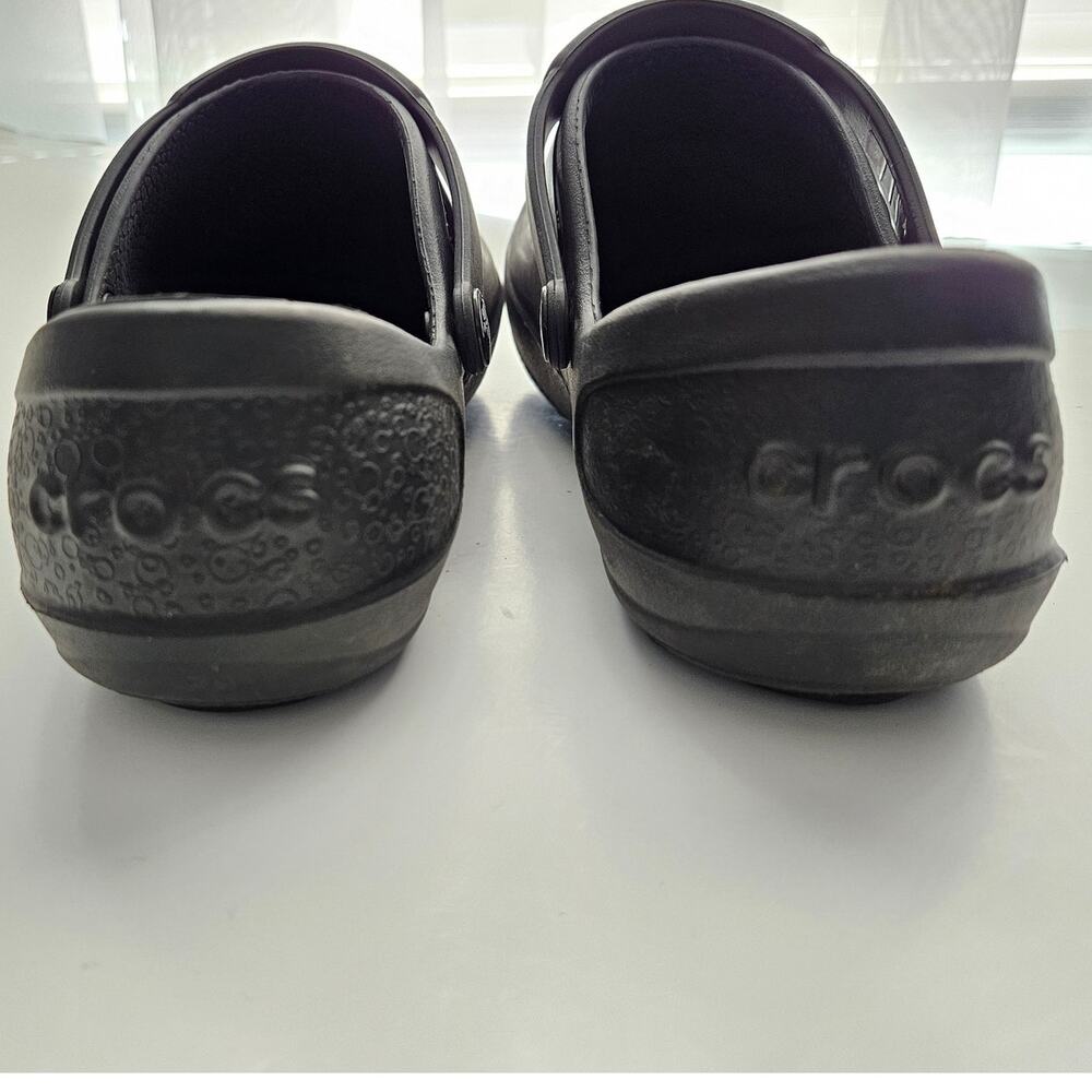 Crocs Women Size 7 Solid Black with White Flower Trim Slingback Mule Beach Shoe - Picture 7 of 9